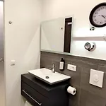 Homely P1 - Elegant Self-check-in Studio-apartment In - 15 Min From Oktoberfest- With Kitchen&washing Machine Apartment