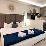Homely P1 - Elegant Self-check-in Studio-apartment In - 15 Min From Oktoberfest- With Kitchen&washing Machine * München