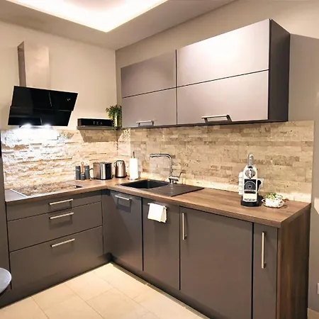 Homely P1 - Elegant Self-check-in Studio-apartment In With Kitchen And Washing Machine * Munich